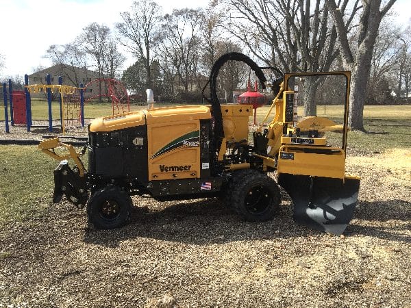 Stump grinder vehicle